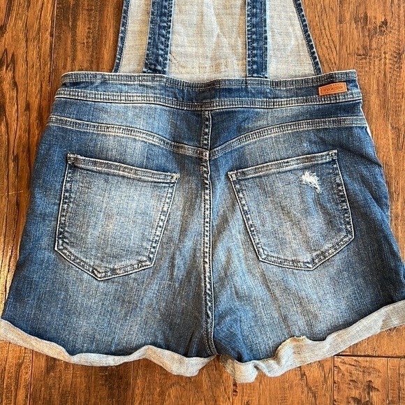 Sneak Peak Distressed Bib Overall Shorts size medium - Picture 9 of 9